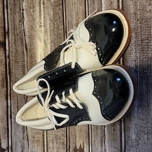 Hitchhikers vintage golf shoes